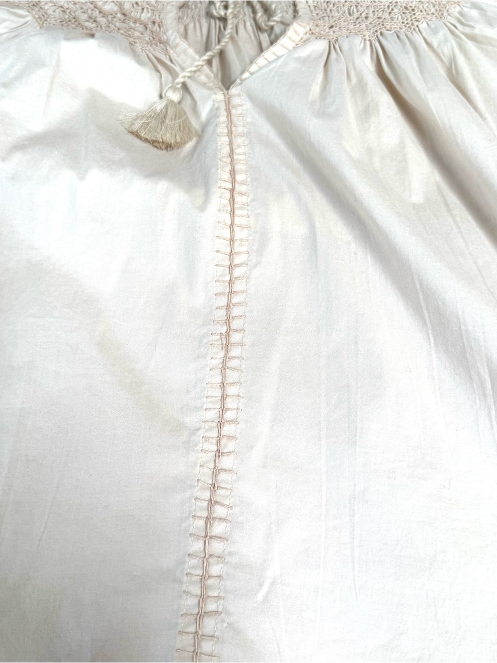 Evereve Smocked Peasant Blouse Cream Poplin Tassel Balloon Sleeve M - Picture 9 of 10